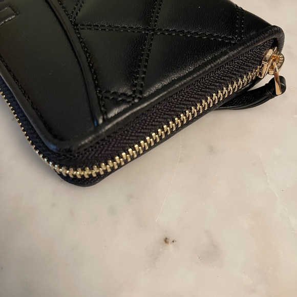 Tory Burch Black Quilted Wallet - Picture 7 of 7